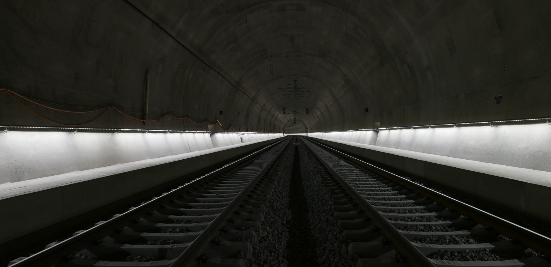 LED Handlauf und Tunnelleuchten