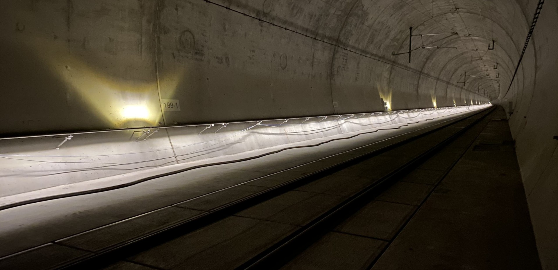 LED Handlauf Tunnelbeleuchtung Albabstiegstunnel Deutschland